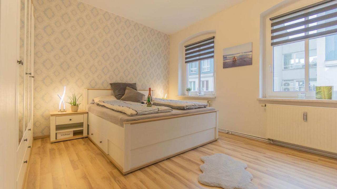 *Central_50M2_Kitchen_Washer_Netflix_Parking Cottbus Exterior photo