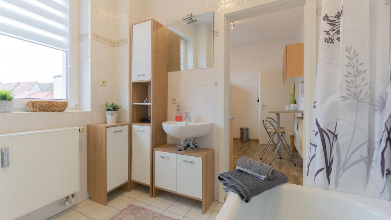 *Central_50M2_Kitchen_Washer_Netflix_Parking Cottbus Exterior photo